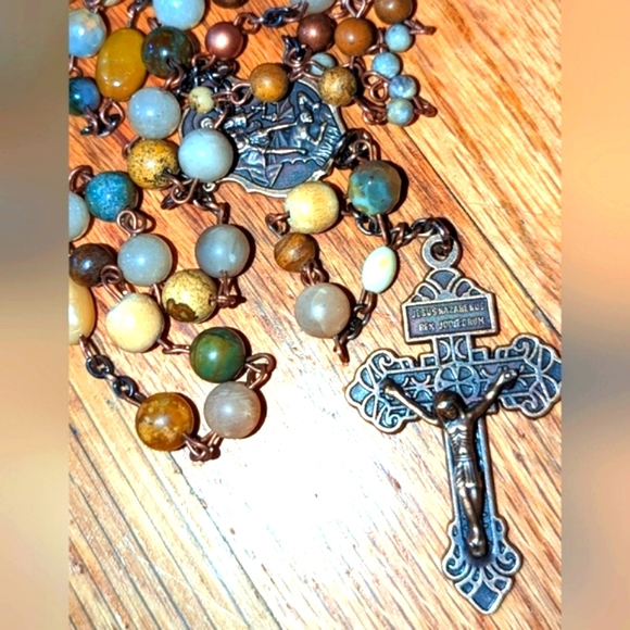 Unique Rosary - Picture 2 of 10